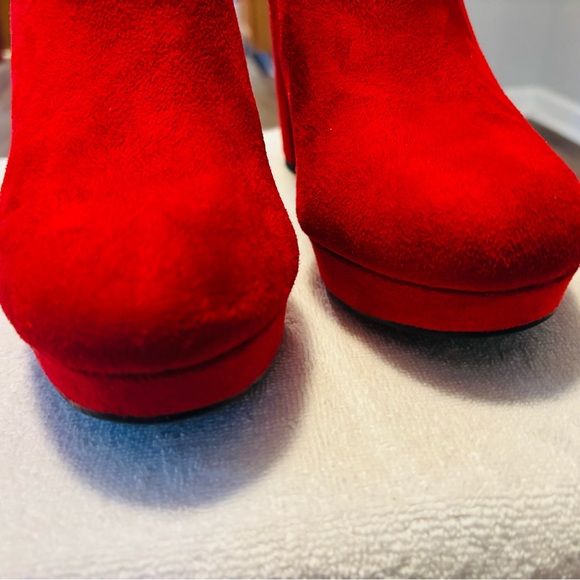 Brand New Ankle Boots By DREAM PAIRS - Size 8.5 - Heel Height 4 inches - Box 1A - Picture 4 of 6